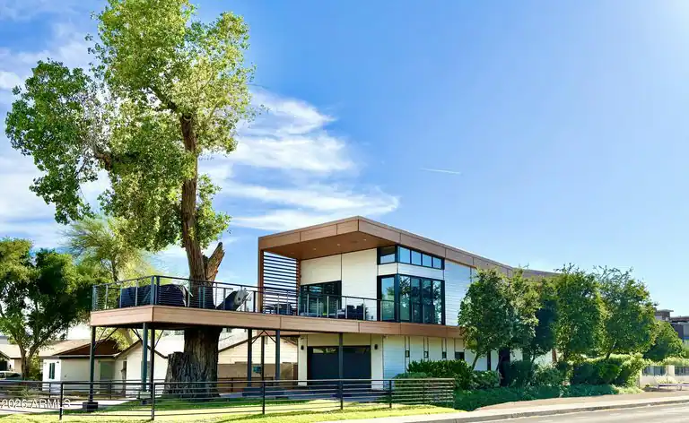 900 S UNA Avenue, Tempe, AZ 85281