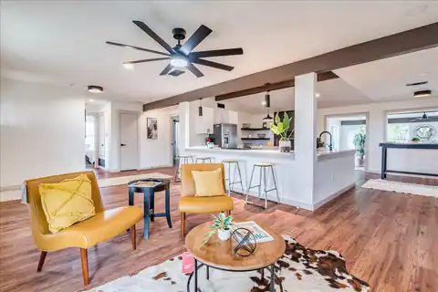 1102 N Austin Avenue, Georgetown, TX 78626 — photo 10