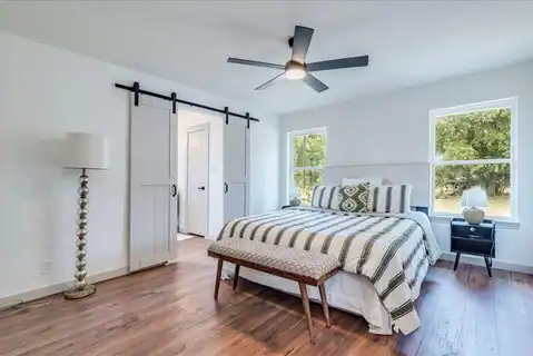 1102 N Austin Avenue, Georgetown, TX 78626 — photo 17