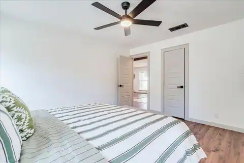 1102 N Austin Avenue, Georgetown, TX 78626 — photo 18