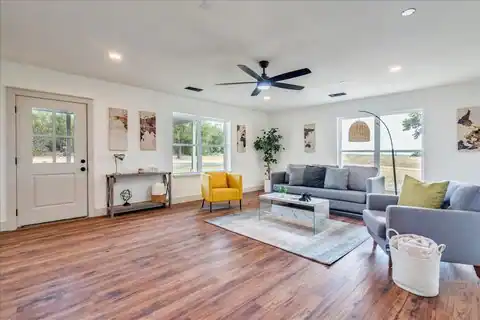 1102 N Austin Avenue, Georgetown, TX 78626 — photo 25