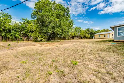 1102 N Austin Avenue, Georgetown, TX 78626 — photo 31