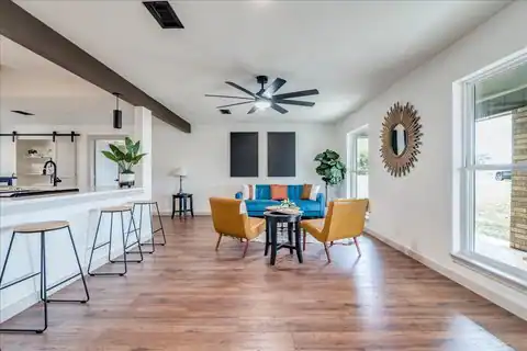1102 N Austin Avenue, Georgetown, TX 78626 — photo 7
