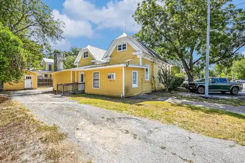 1002 Chestnut Street #D, Bastrop, TX 78602 — photo 12
