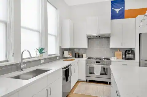 1008 Concordia Avenue, Austin, TX 78705 — photo 14