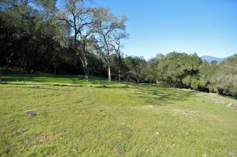 279 Clear Ridge Drive, Healdsburg, CA 95448