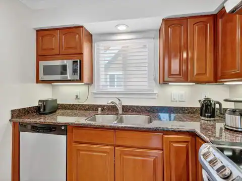 216 Foss Creek Circle #B, Healdsburg, CA 95448 — photo 10