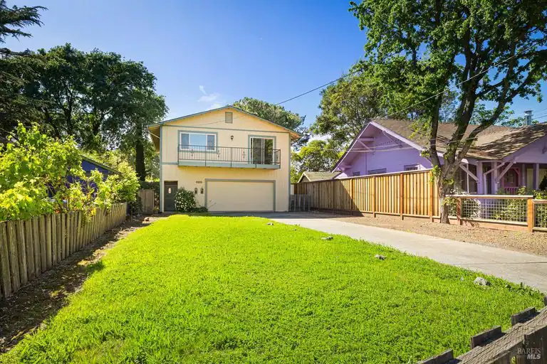 611 Hendley Street, Santa Rosa, CA 95404