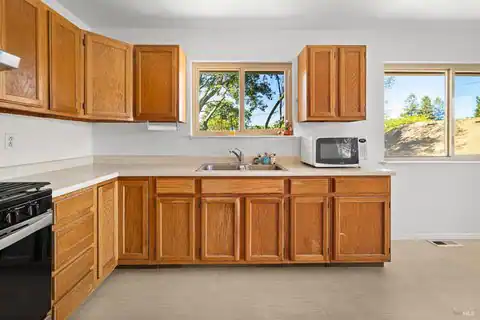 611 Hendley Street, Santa Rosa, CA 95404 — photo 13