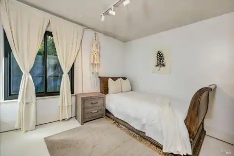 930 Mariposa Lane, St. Helena, CA 94574 — photo 11