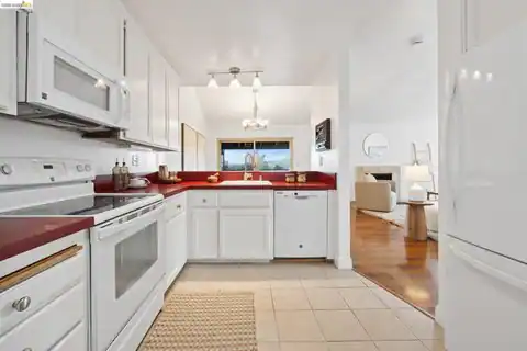 201 Vista Heights Rd, El Cerrito, CA 94530 — photo 10