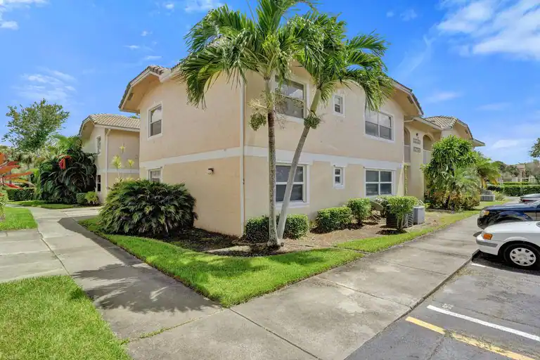 12215 Royal Palm Boulevard #4q, Coral Springs, FL 33065