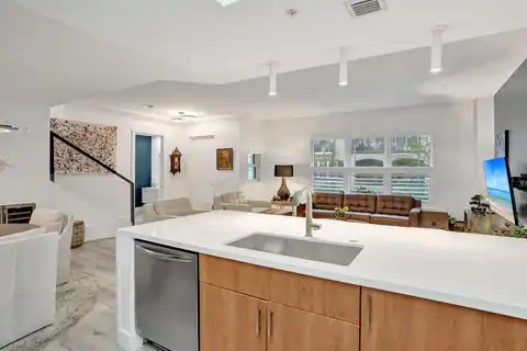 2633 NE 14th Avenue #103, Wilton Manors, FL 33334 — photo 12