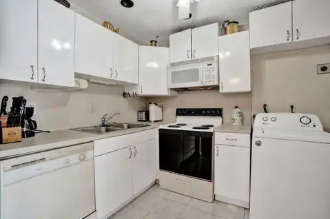 110 CYPRESS CLUB Drive #129, Pompano Beach, FL 33060 — photo 24