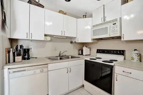 110 CYPRESS CLUB Drive #129, Pompano Beach, FL 33060 — photo 25