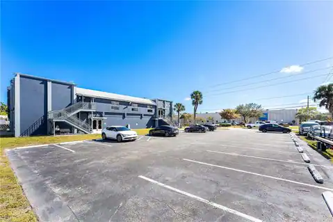 325 SW 26th Street, Fort Lauderdale, FL 33315 — photo 2