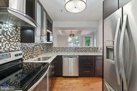 5716 CHAPMAN MILL DRIVE #200, ROCKVILLE, MD 20852 — photo 4