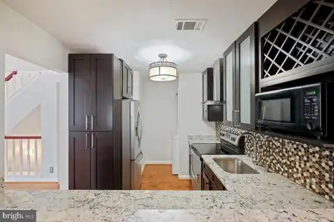 5716 CHAPMAN MILL DRIVE #200, ROCKVILLE, MD 20852 — photo 5