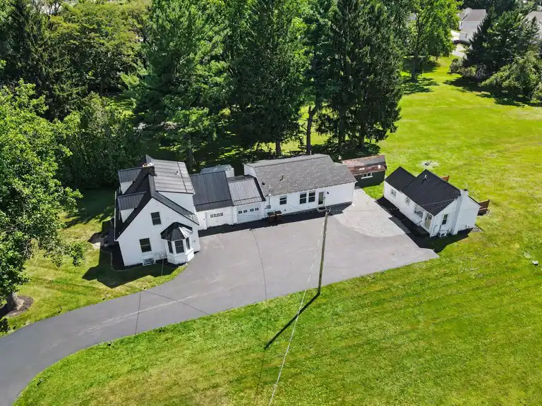 9248 Woodworth Road, Youngstown, OH 44555