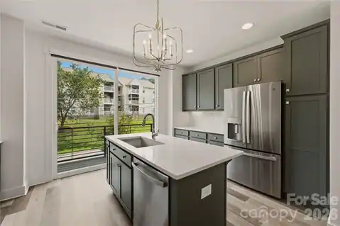 235 S Bruns Avenue, Charlotte, NC 28208 — photo 10