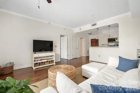 300 W 5th Street #419, Charlotte, NC 28202 — photo 3