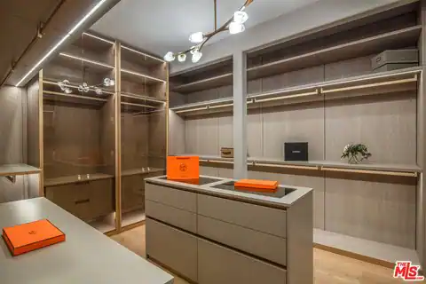 930 N Tigertail Rd, Los Angeles, CA 90049 — photo 13