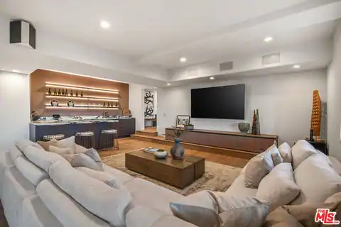 930 N Tigertail Rd, Los Angeles, CA 90049 — photo 18