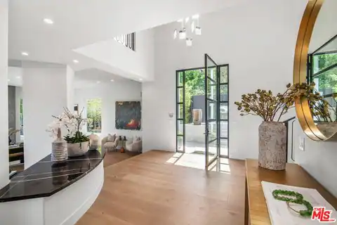 930 N Tigertail Rd, Los Angeles, CA 90049 — photo 2