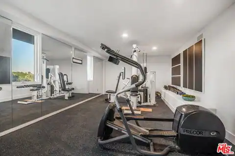 930 N Tigertail Rd, Los Angeles, CA 90049 — photo 20