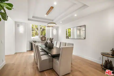 930 N Tigertail Rd, Los Angeles, CA 90049 — photo 9
