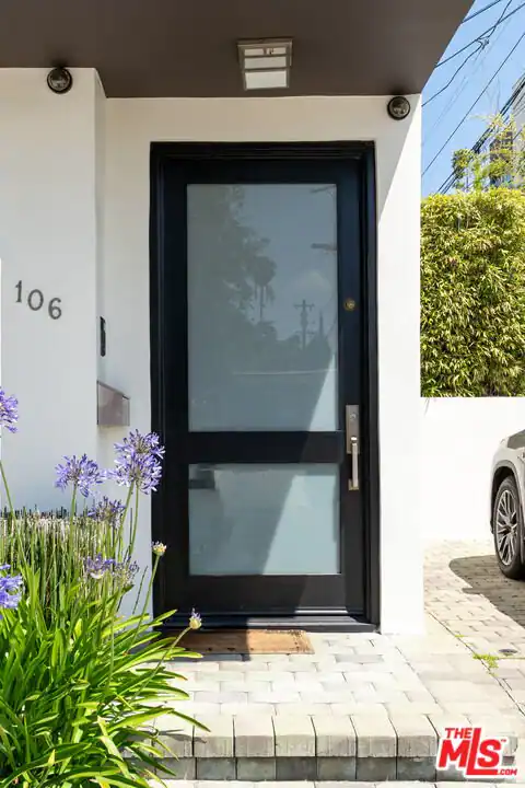 438 Arnaz Dr #106, Los Angeles, CA 90048 — photo 2
