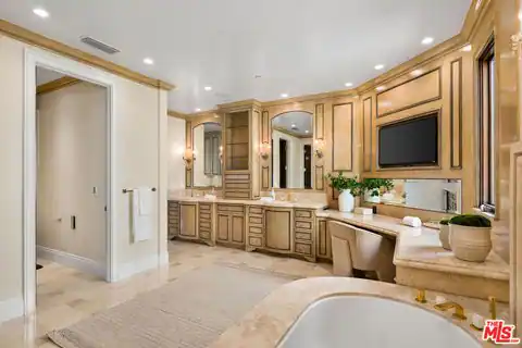 16462 Malden Cir, Huntington Beach, CA 92649 — photo 27