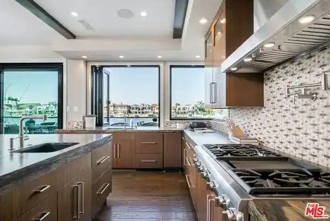 16462 Malden Cir, Huntington Beach, CA 92649 — photo 9