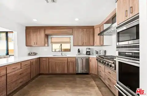 24608 Malibu Rd, Malibu, CA 90265 — photo 12