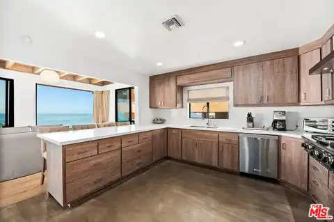 24608 Malibu Rd, Malibu, CA 90265 — photo 9