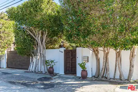 24408 Malibu Rd, Malibu, CA 90265 — photo 2