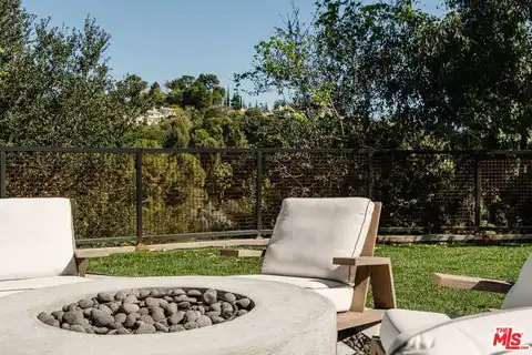 15490 Milldale Dr, Los Angeles, CA 90077 — photo 12