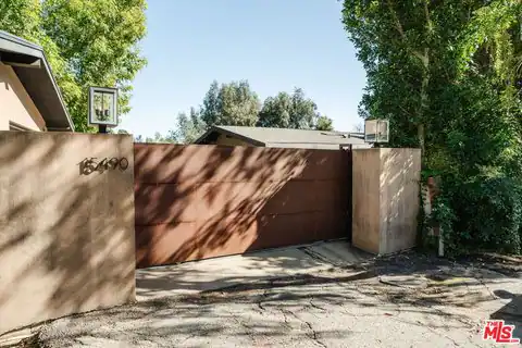 15490 Milldale Dr, Los Angeles, CA 90077 — photo 22