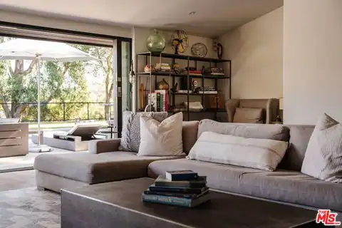 15490 Milldale Dr, Los Angeles, CA 90077 — photo 3