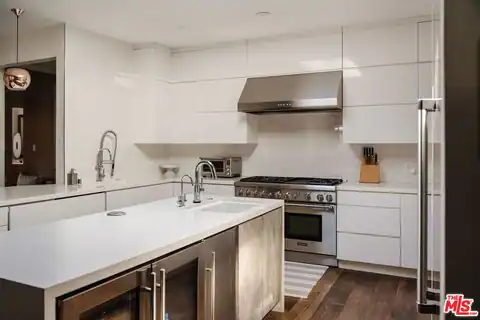 15490 Milldale Dr, Los Angeles, CA 90077 — photo 5