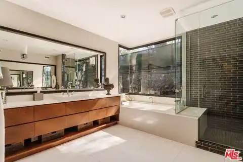 15490 Milldale Dr, Los Angeles, CA 90077 — photo 9