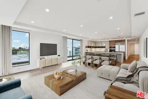 725 N Croft Ave #109, Los Angeles, CA 90069 — photo 2