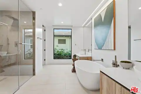 725 N Croft Ave #109, Los Angeles, CA 90069 — photo 24