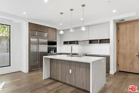 725 N Croft Ave #109, Los Angeles, CA 90069 — photo 26