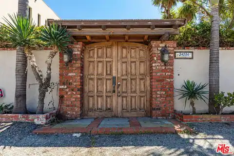 24236 Malibu Rd, Malibu, CA 90265 — photo 9