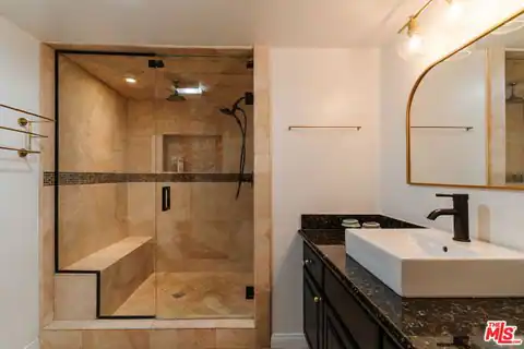 2700 Cahuenga Blvd #4319, Los Angeles, CA 90068 — photo 32