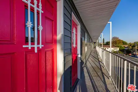 1135 Raymond Ave, Long Beach, CA 90804 — photo 2