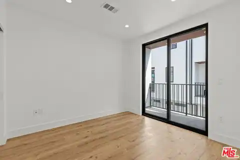 5538 Tova Rd, Sherman Oaks, CA 91411 — photo 4