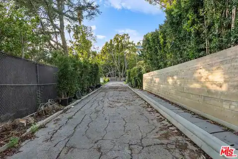 1185 Angelo Dr, Beverly Hills, CA 90210 — photo 2