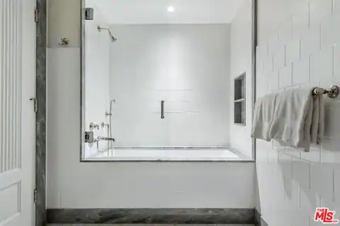 15225 Palisades Village Ln #205, Pacific Palisades, CA 90272 — photo 25
